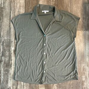 Green Envelope Women’s Olive Ribbed Button-Down Top